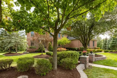 50077 Tottenham Ct, Canton, MI 48187 photo 4