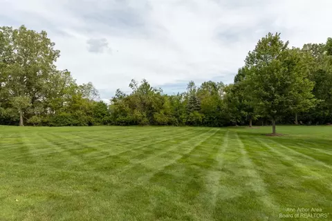 50077 Tottenham Ct, Canton, MI 48187 photo 12