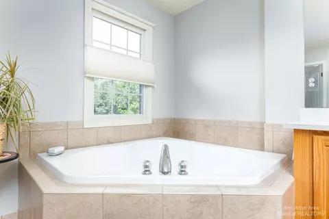50077 Tottenham Ct, Canton, MI 48187 photo 44