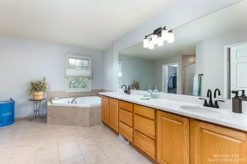 50077 Tottenham Ct, Canton, MI 48187 photo 42