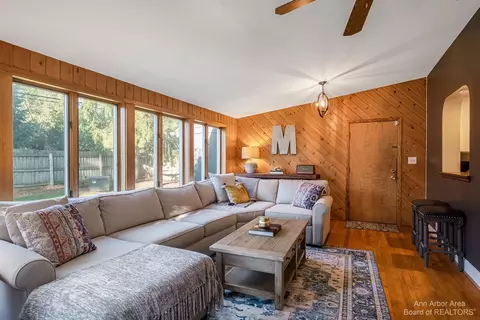 1409 E Stadium Blvd, Ann Arbor, MI 48104 photo 10