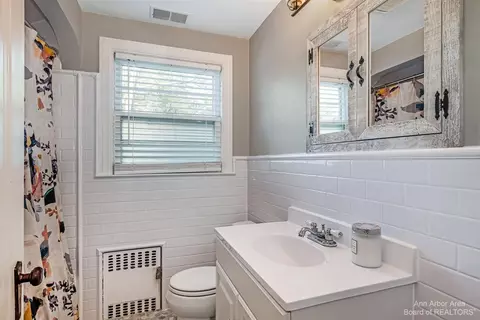 1409 E Stadium Blvd, Ann Arbor, MI 48104 photo 24