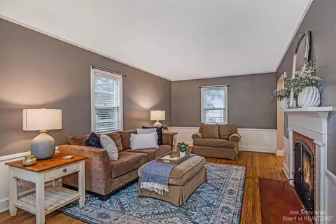 1409 E Stadium Blvd, Ann Arbor, MI 48104 photo 4