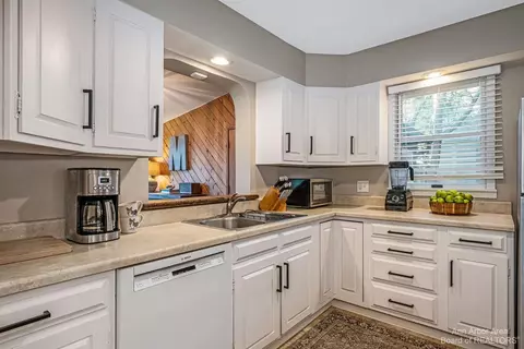 1409 E Stadium Blvd, Ann Arbor, MI 48104 photo 15