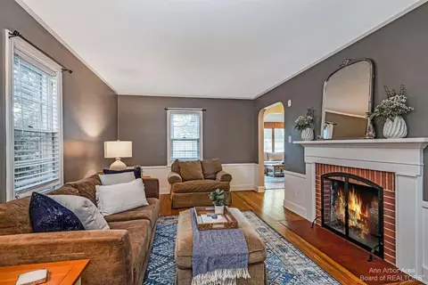 1409 E Stadium Blvd, Ann Arbor, MI 48104 photo 5