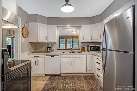 1409 E Stadium Blvd, Ann Arbor, MI 48104 photo 16