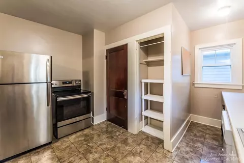 1437 E Park Pl, Ann Arbor, MI 48104 photo 14