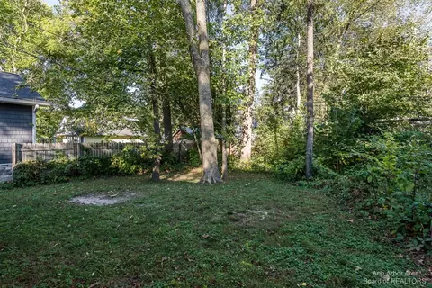 1437 E Park Pl, Ann Arbor, MI 48104 photo 25