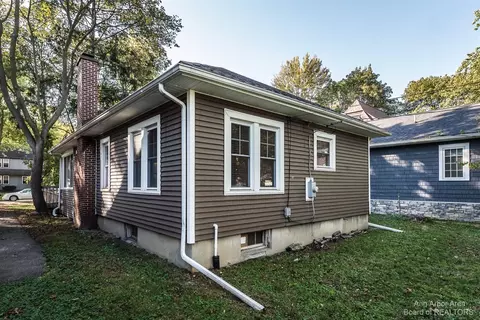 1437 E Park Pl, Ann Arbor, MI 48104 photo 24