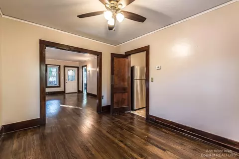 1437 E Park Pl, Ann Arbor, MI 48104 photo 4