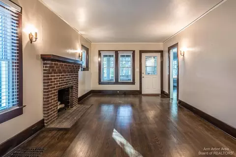 1437 E Park Pl, Ann Arbor, MI 48104 photo 12