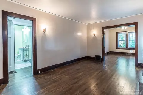 1437 E Park Pl, Ann Arbor, MI 48104 photo 11