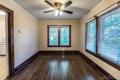 1437 E Park Pl, Ann Arbor, MI 48104 photo 3