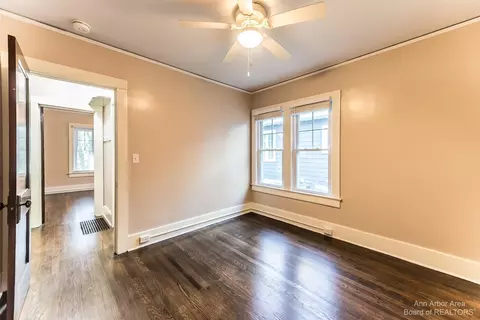 1437 E Park Pl, Ann Arbor, MI 48104 photo 16
