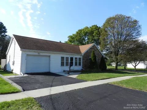 904 State St, Adrian, MI 49221 photo 1