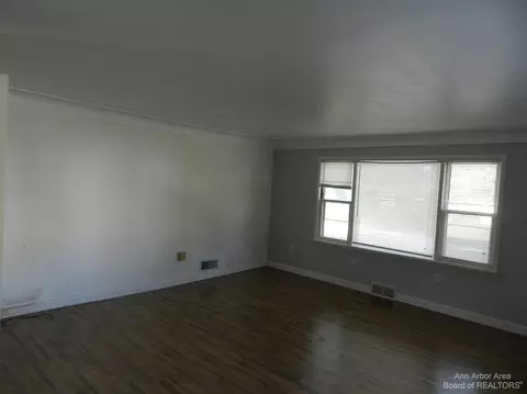904 State St, Adrian, MI 49221 photo 15