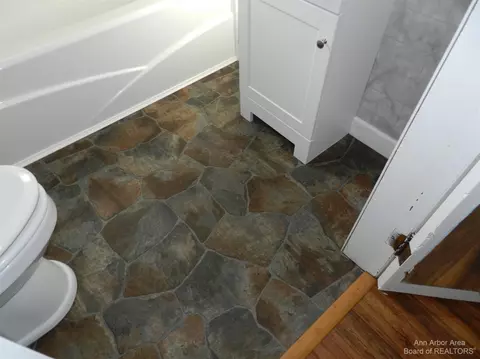 904 State St, Adrian, MI 49221 photo 27
