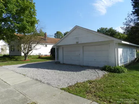 904 State St, Adrian, MI 49221 photo 7