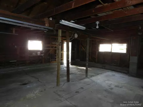 904 State St, Adrian, MI 49221 photo 32
