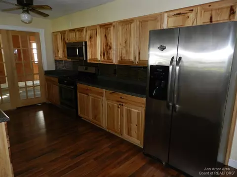 904 State St, Adrian, MI 49221 photo 28
