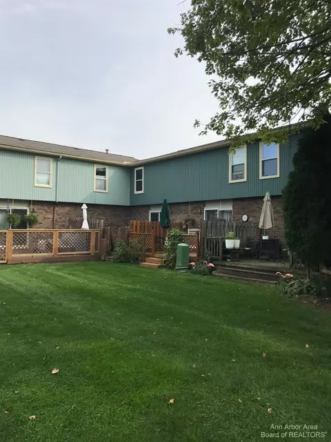253 N Maple Rd, Saline, MI 48176 photo 3