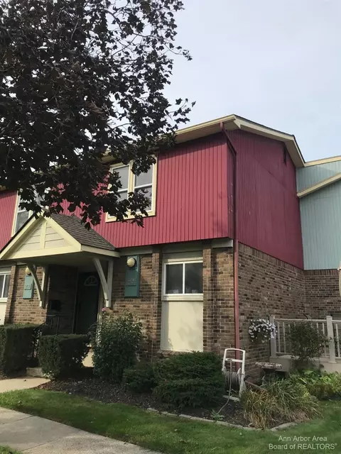 253 N Maple Rd, Saline, MI 48176 photo 2