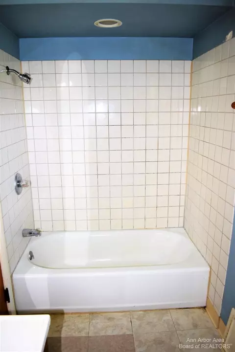 9160 Bunton Rd, Willis, MI 48191 photo 20