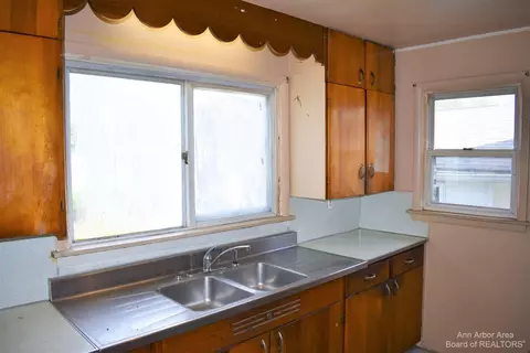 9160 Bunton Rd, Willis, MI 48191 photo 6