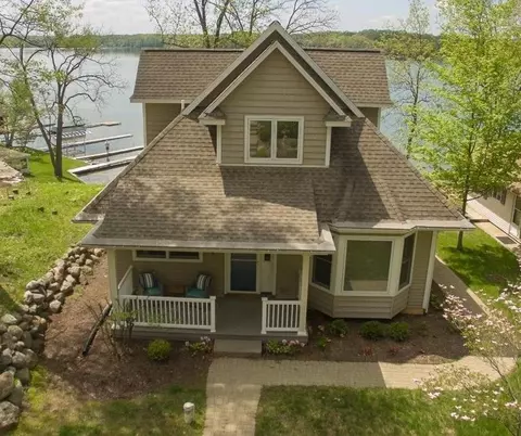 7415 Noahs Lndg, Gregory, MI 48137 photo 1