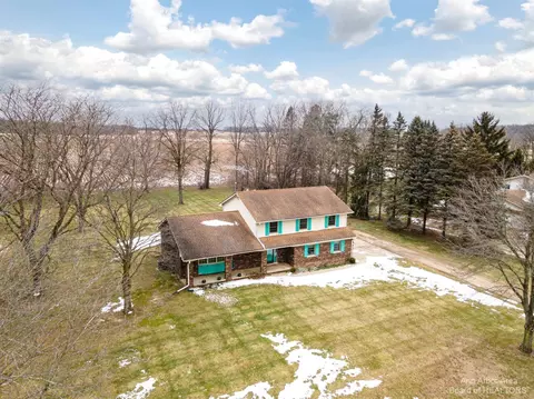 9856 James Dr, Saline, MI 48176 photo 16