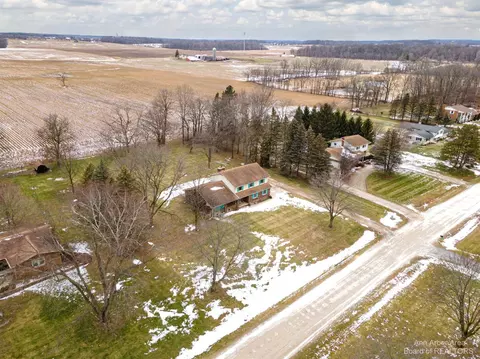 9856 James Dr, Saline, MI 48176 photo 15