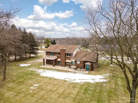 9856 James Dr, Saline, MI 48176 photo 13