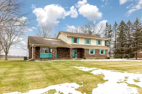 9856 James Dr, Saline, MI 48176 photo 1