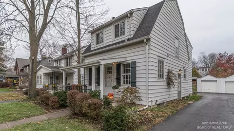 1411 E Park Pl, Ann Arbor, MI 48104 photo 4