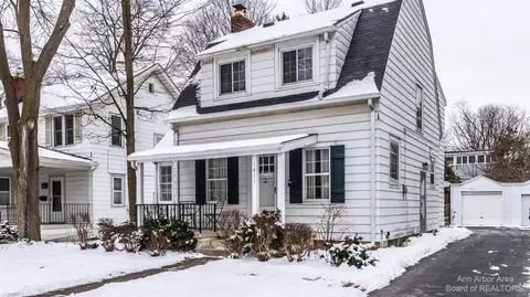 1411 E Park Pl, Ann Arbor, MI 48104 photo 10