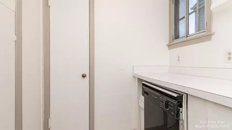 1411 E Park Pl, Ann Arbor, MI 48104 photo 20