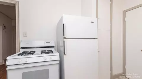 1411 E Park Pl, Ann Arbor, MI 48104 photo 24