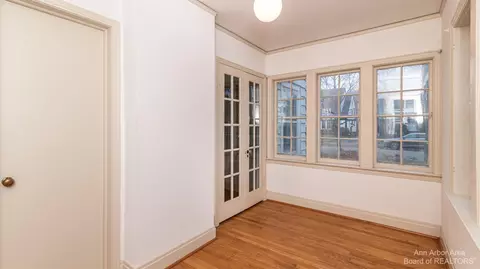 1411 E Park Pl, Ann Arbor, MI 48104 photo 17