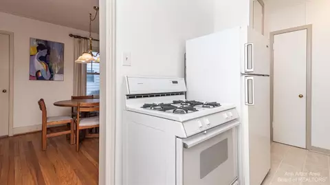 1411 E Park Pl, Ann Arbor, MI 48104 photo 23