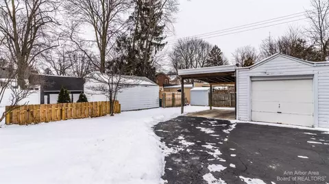 1411 E Park Pl, Ann Arbor, MI 48104 photo 8