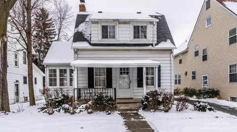 1411 E Park Pl, Ann Arbor, MI 48104 photo 2