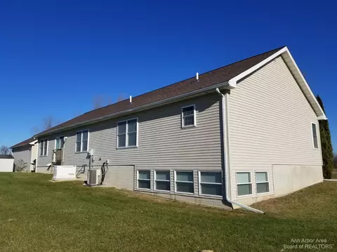 11270 Hitchingham Rd, Milan, MI 48160 photo 5