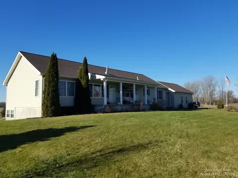 11270 Hitchingham Rd, Milan, MI 48160 photo 3