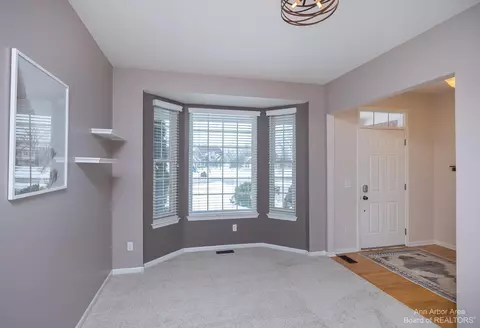 5358 Falling Leaf Dr, Ann Arbor, MI 48108 photo 5