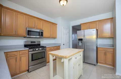 5358 Falling Leaf Dr, Ann Arbor, MI 48108 photo 7
