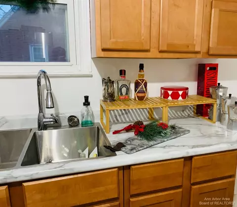 7220 Hollywood St, Romulus, MI 48174 photo 4