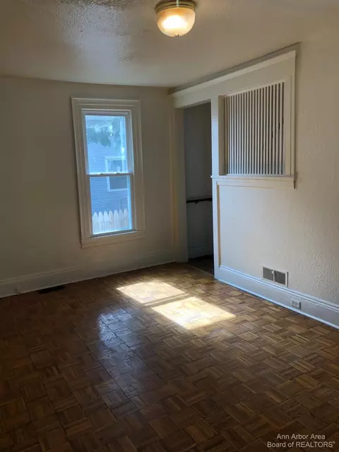 914 1st St, Jackson, MI 49203 photo 5