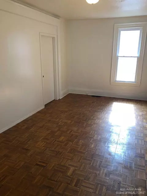 914 1st St, Jackson, MI 49203 photo 3