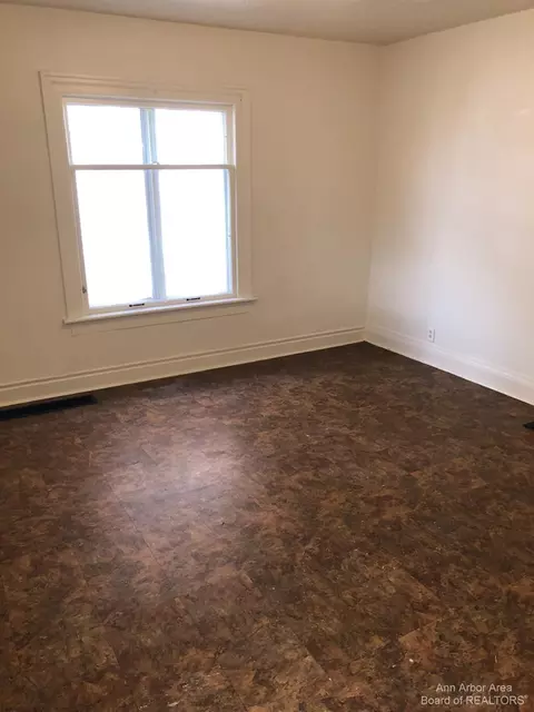 914 1st St, Jackson, MI 49203 photo 6