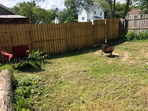 914 1st St, Jackson, MI 49203 photo 2